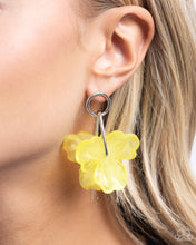 Load image into Gallery viewer, Glassy Garden - Yellow Earrings
